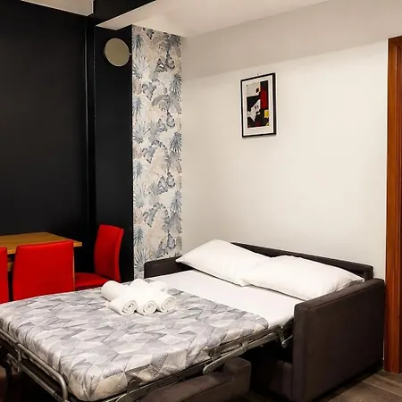 Zeus Apartment *